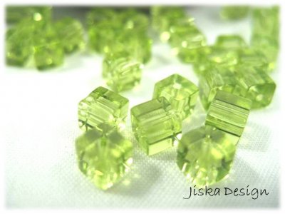 Glaspärlor Kuber Gröna 4mm 30-pack